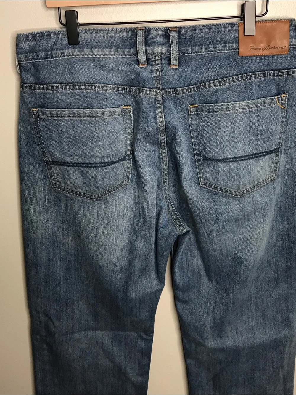 Tommy Bahama Standard Fit Jeans in Light Blue Wash 35x34